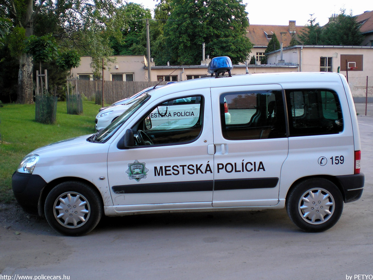 Peugeot Partner, fotó: PETYO
Keywords: Szlovákia szlovák rendőrség rendőrautó rendőr police policecar Slovakia slovakian