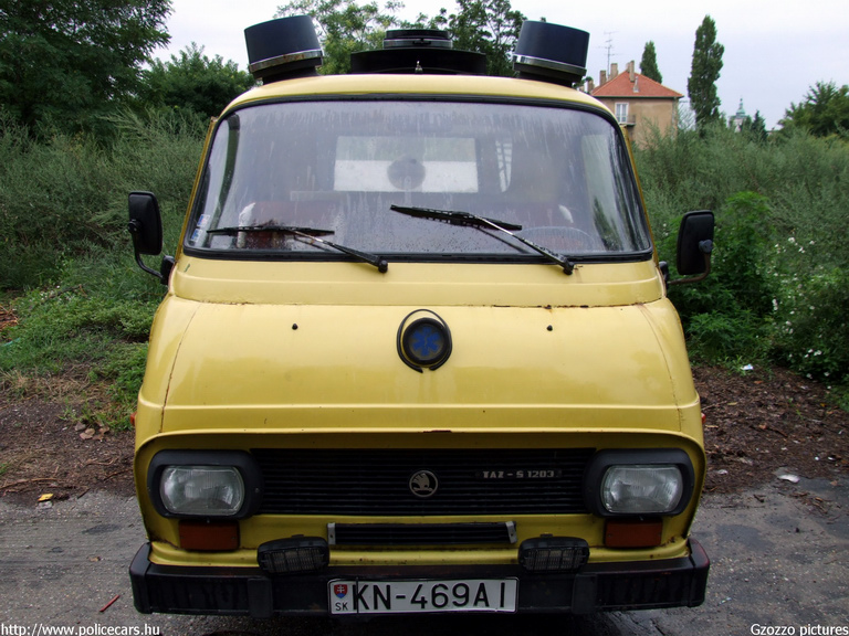 Taz Skoda 1203, fotó: Gzozzo pictures
Keywords: Szlovákia szlovák mentő mentőautó ambulance Slovakia slovakian