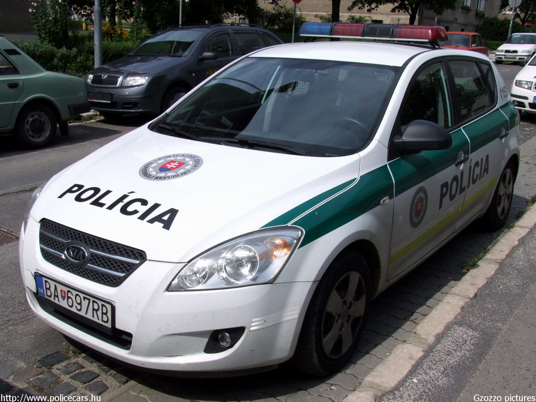 Kia Ceed, fotó: Gzozzo pictures
Keywords: Szlovákia szlovák rendőrség rendőrautó rendőr police policecar Slovakia slovakian