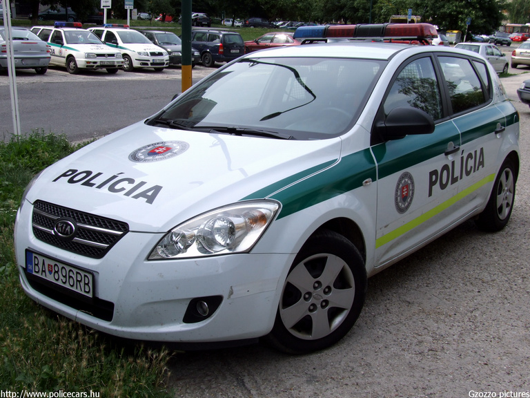 Kia Ceed, fotó: Gzozzo pictures
Keywords: Szlovákia szlovák rendőrség rendőrautó rendőr police policecar Slovakia slovakian