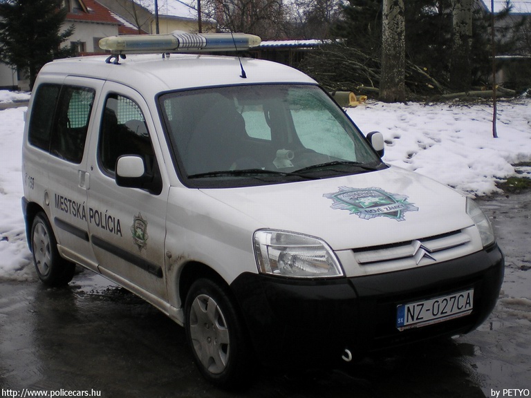 Citroen Berlingo, fotó: PETYO
Keywords: Szlovákia szlovák rendőrség rendőrautó rendőr police policecar Slovakia slovakian