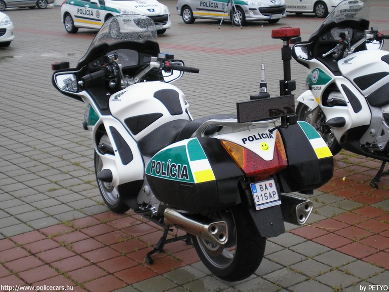 Honda, fotó: PETYO
Keywords: Szlovákia szlovák rendőrség rendőrmotor rendőr police policecar Slovakia slovakian