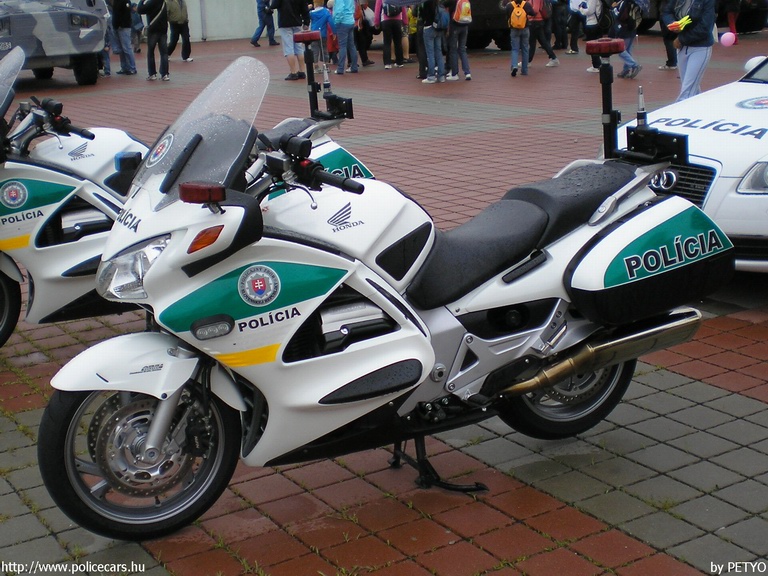 Honda, fotó: PETYO
Keywords: Szlovákia szlovák rendőrség rendőrmotor rendőr police policecar Slovakia slovakian