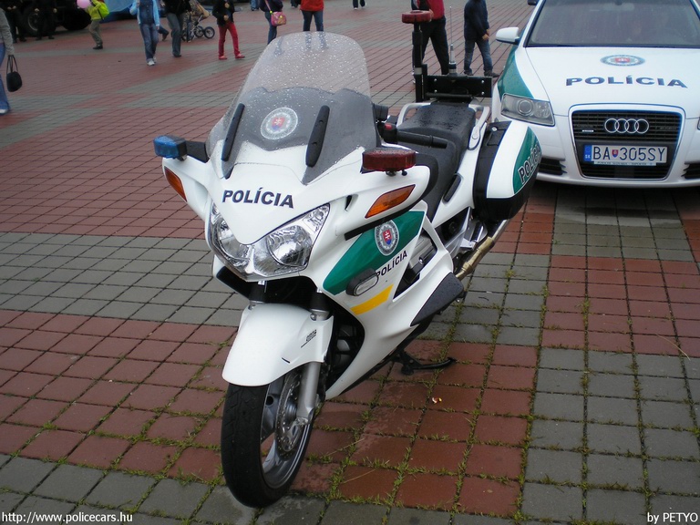 Honda, fotó: PETYO
Keywords: Szlovákia szlovák rendőrség rendőrmotor rendőr police policecar Slovakia slovakian