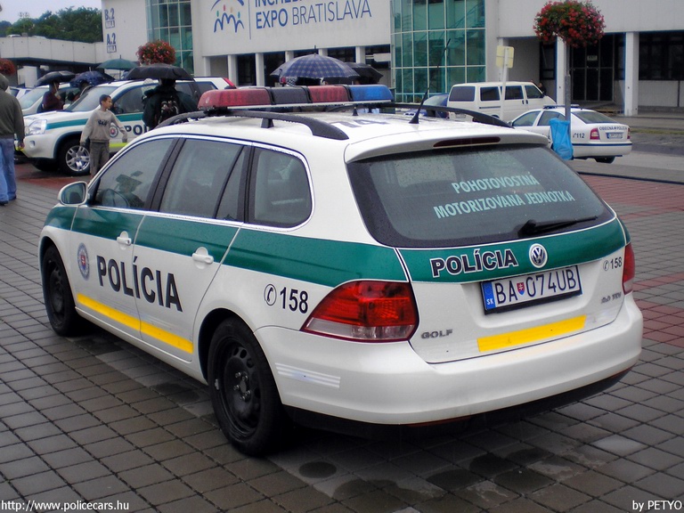 Volkswagen Golf, fotó: PETYO
Keywords: Szlovákia szlovák rendőrség rendőrautó rendőr police policecar Slovakia slovakian