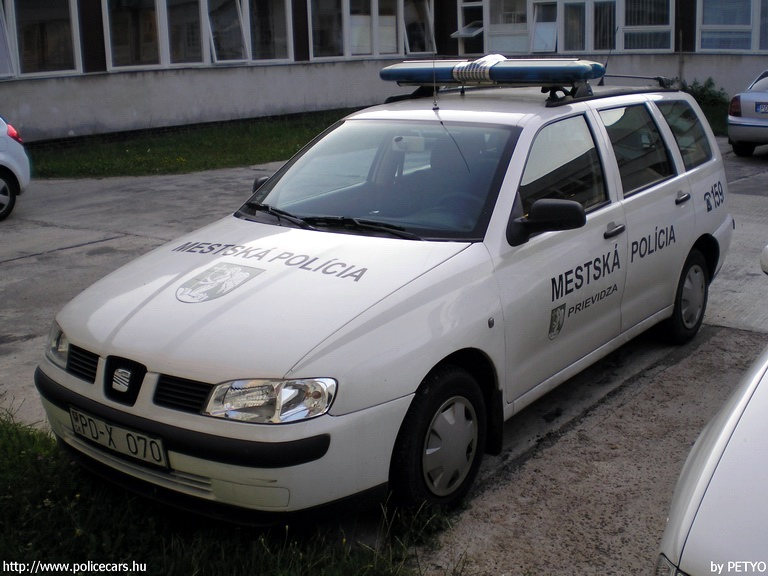 Seat Cordoba Vario, fotó: PETYO
Keywords: Szlovákia szlovák rendőrség rendőrautó rendőr police policecar Slovakia slovakian