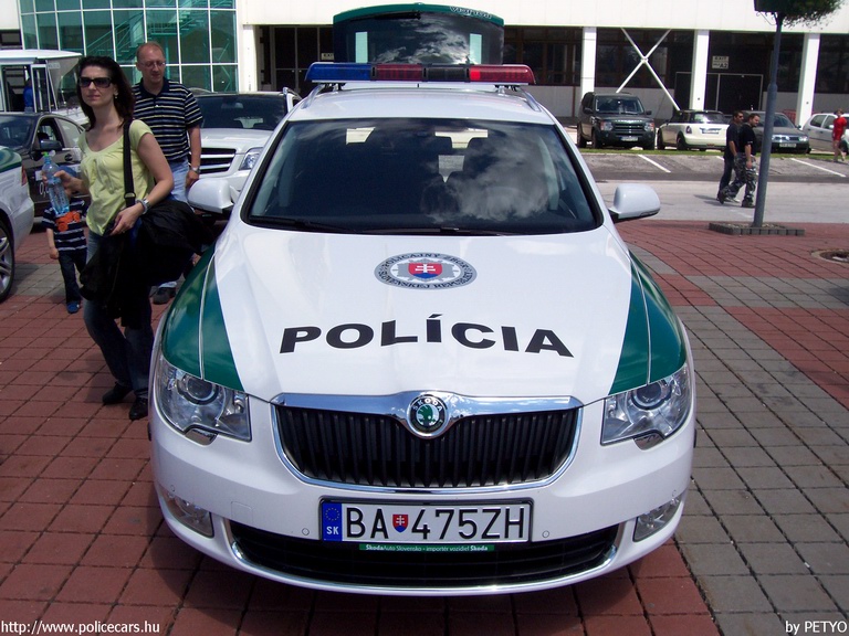 Skoda Superb, fotó: PETYO
Keywords: Szlovákia szlovák rendőrség rendőrautó rendőr police policecar Slovakia slovakian