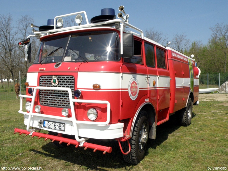 Skoda-LIAZ 706 RTHP CAS 25, fotó: Danigabi
Keywords: tûzoltóautó tûzoltó tûzoltóság szlovák Szlovákia DS-165BR fire firetruck Slovakia slovakian