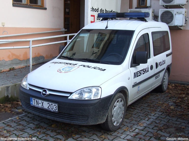 Opel Combo, Trencsén (Trencin), fotó: Gzozzo pictures
Keywords: rendőrautó rendőr rendőrség szlovák Szlovákia TN-X203 police policecar Slovakia slovakian
