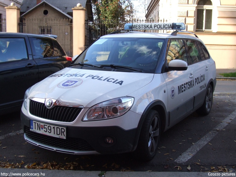 Skoda Fabia II, Trencsén (Trencin), fotó: Gzozzo pictures
Keywords: rendőrautó rendőr rendőrség szlovák Szlovákia TN-591DR police policecar Slovakia slovakian