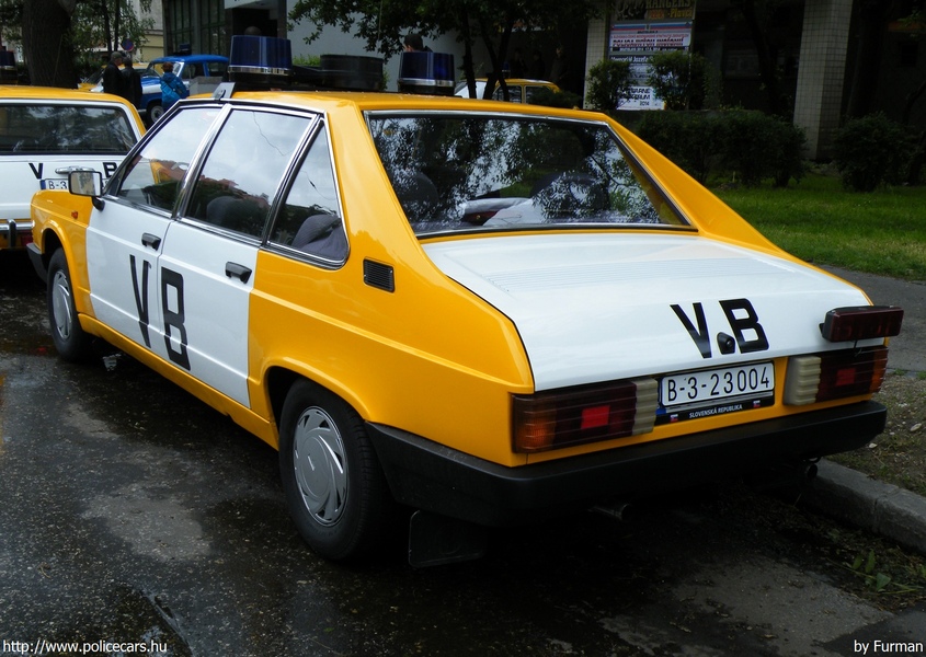 TATRA 613, fotó: Furman
Keywords: szlovák Szlovákia rendőr rendőrautó rendőrség police policecar Slovakia slovakian