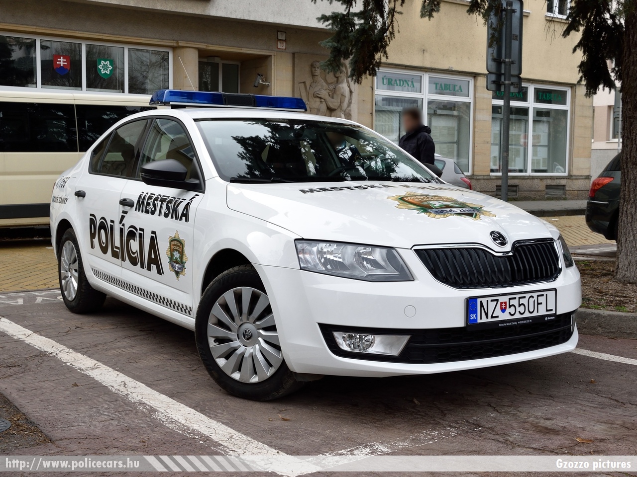 Skoda Octavia III, Mestská Polícia Nové Zámky (Városi Rendõrség Érsekújvár), fotó: Gzozzo pictures
Keywords: szlovák Szlovákia rendőr rendőrautó rendőrség police policecar Slovakia slovakian NZ-550FL