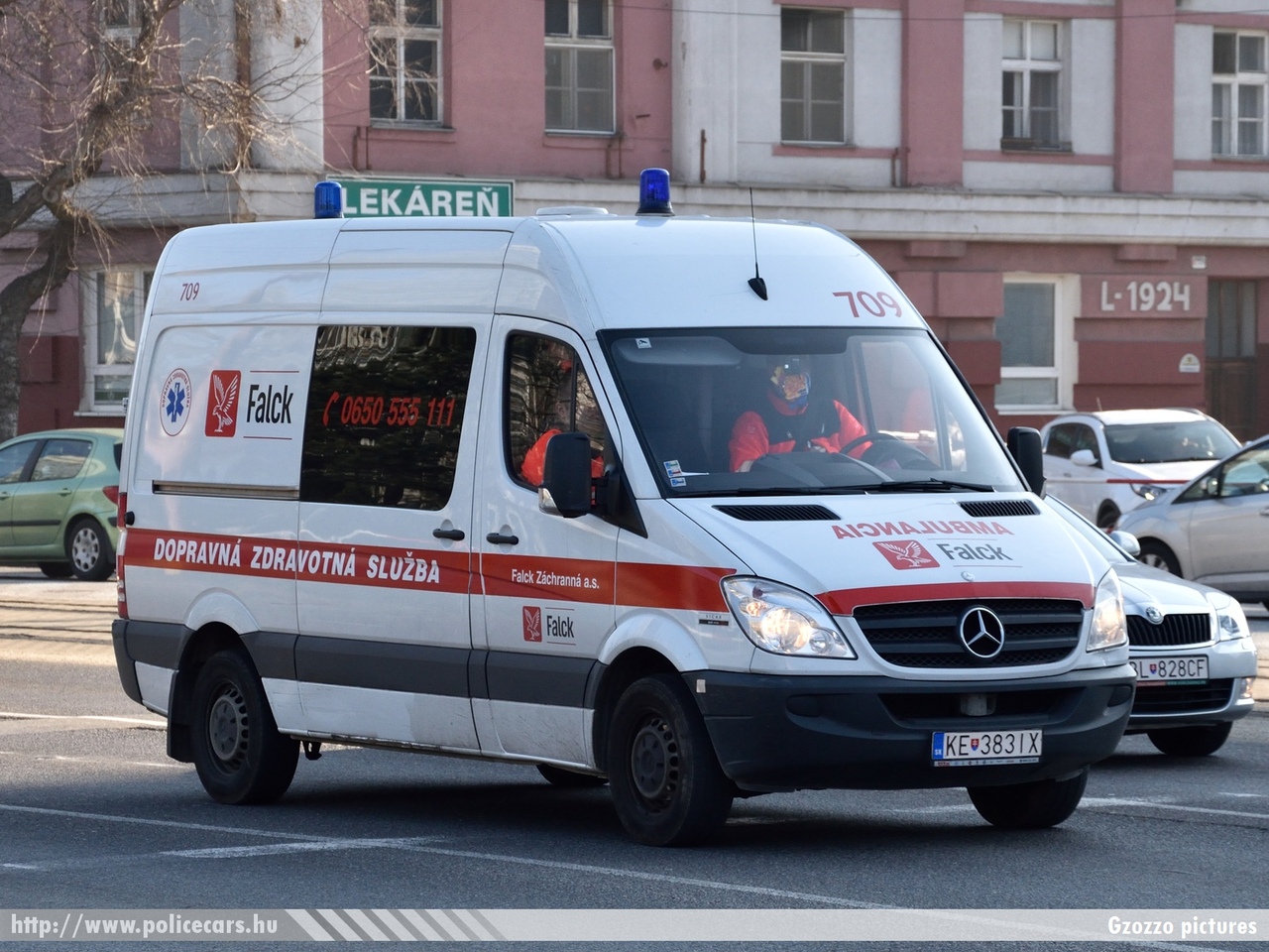 Mercedes Sprinter II, fotó: Gzozzo pictures
Keywords: mentő mentőautó szlovák Szlovákia ambulance Slovakia slovakian KE-383IX
