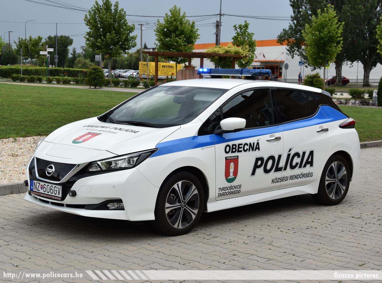 Nissan Leaf, Tardoskeddi Községi Rendõrség (Obecná Polícia Tvrdosovce), fotó: Gzozzo pictures
Keywords: szlovák Szlovákia rendőr rendőrautó rendőrség police policecar Slovakia slovakian