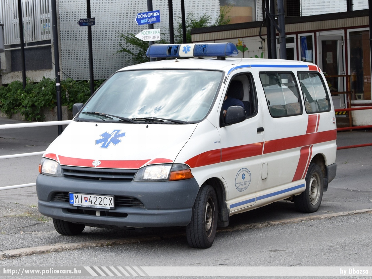 Toyota Hiace, fotó: Bbazsa
Keywords: szlovák Szlovákia mentő mentőautó Slovakia slovakian ambulance