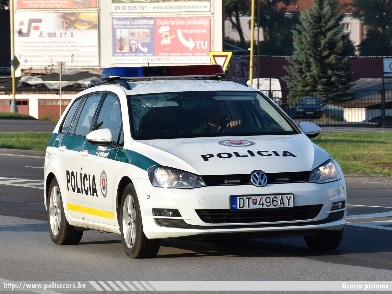 Volkswagen Golf VII Variant, fotó: Gzozzo pictures
Keywords: szlovák Szlovákia rendőr rendőrautó rendőrség police policecar Slovakia slovakian