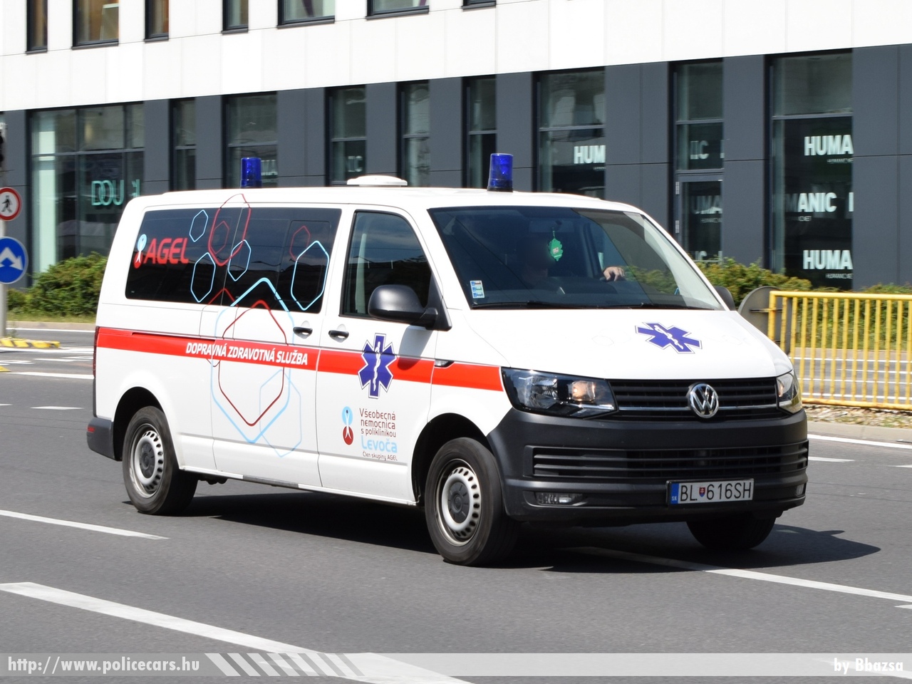 Volkswagen Transporter T6, fotó: Bbazsa
Keywords: szlovák Szlovákia mentő mentőautó Slovakia slovakian ambulance