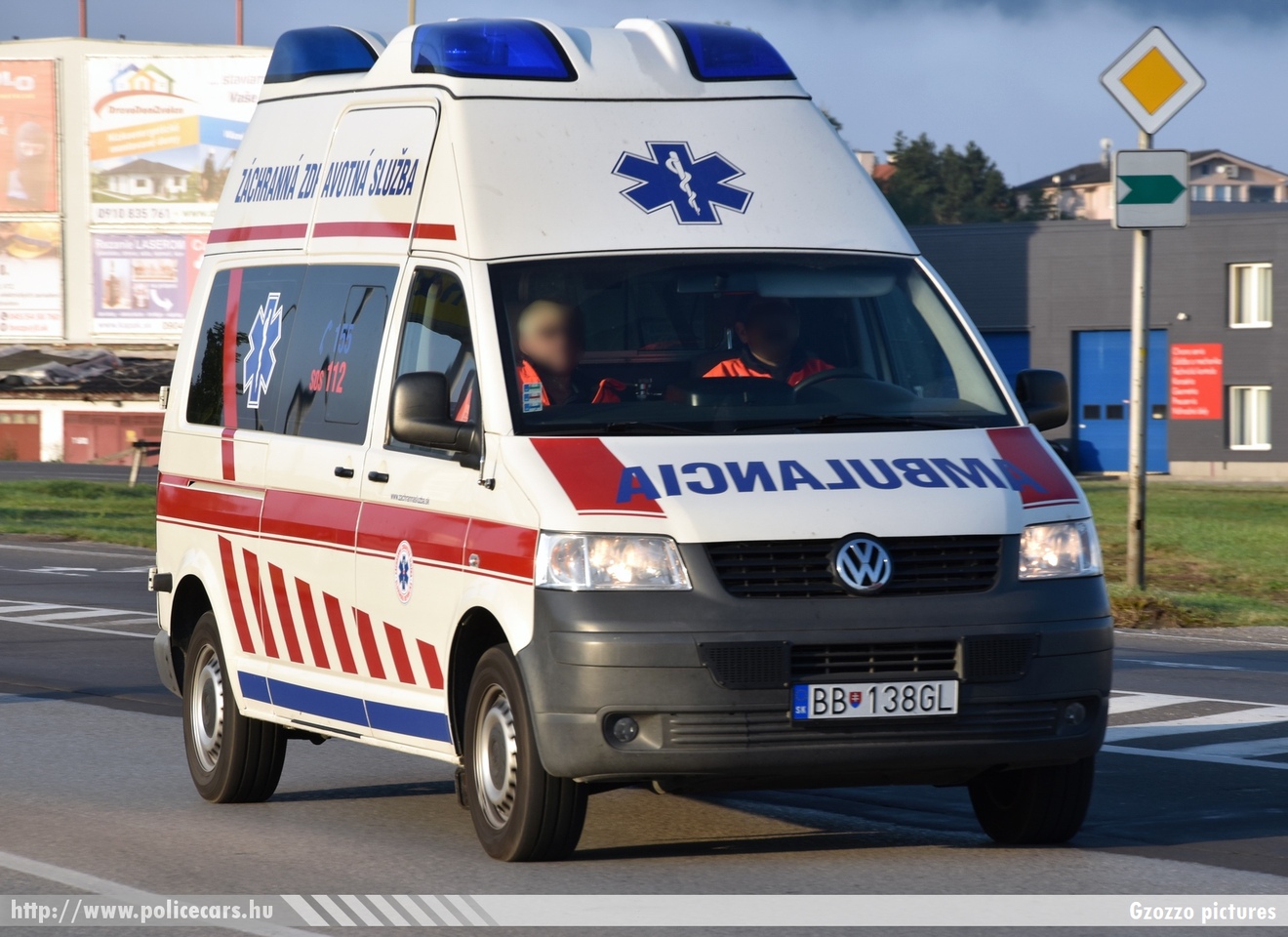 Volkswagen Transporter T5, fotó: Gzozzo pictures
Keywords: szlovák Szlovákia mentő mentőautó Slovakia slovakian ambulance