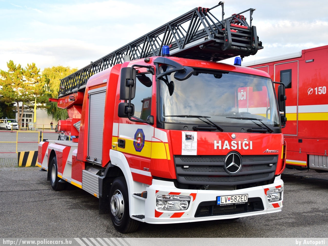 Mercedes Atego, fotó: Autopeti
Keywords: Szlovákia szlovák tûzoltó tûzoltóautó tûzoltóság fire firetruck Slovakia slovakian