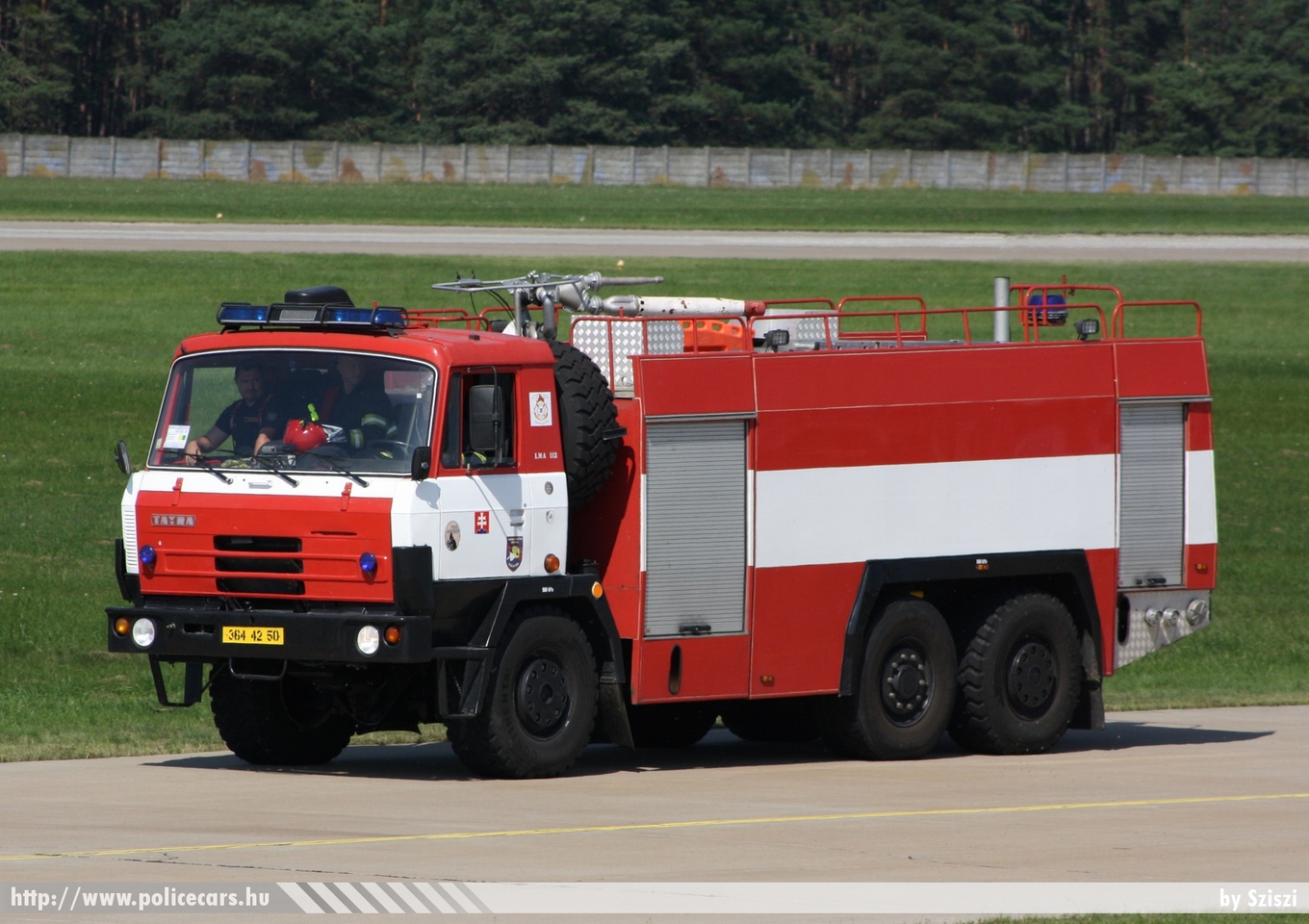Tatra 813, fotó: Sziszi
Keywords: Szlovákia szlovák katonai Slovakia slovakian military tûzoltó tûzoltóautó tûzoltóság firetruck fire