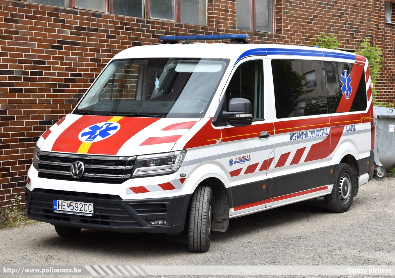 Volkswagen Crafter,  J.P. SANICAR s.r.o., Humenne, fotó: Gzozzo pictures
Keywords: szlovák Szlovákia mentő mentőautó Slovakia slovakian ambulance