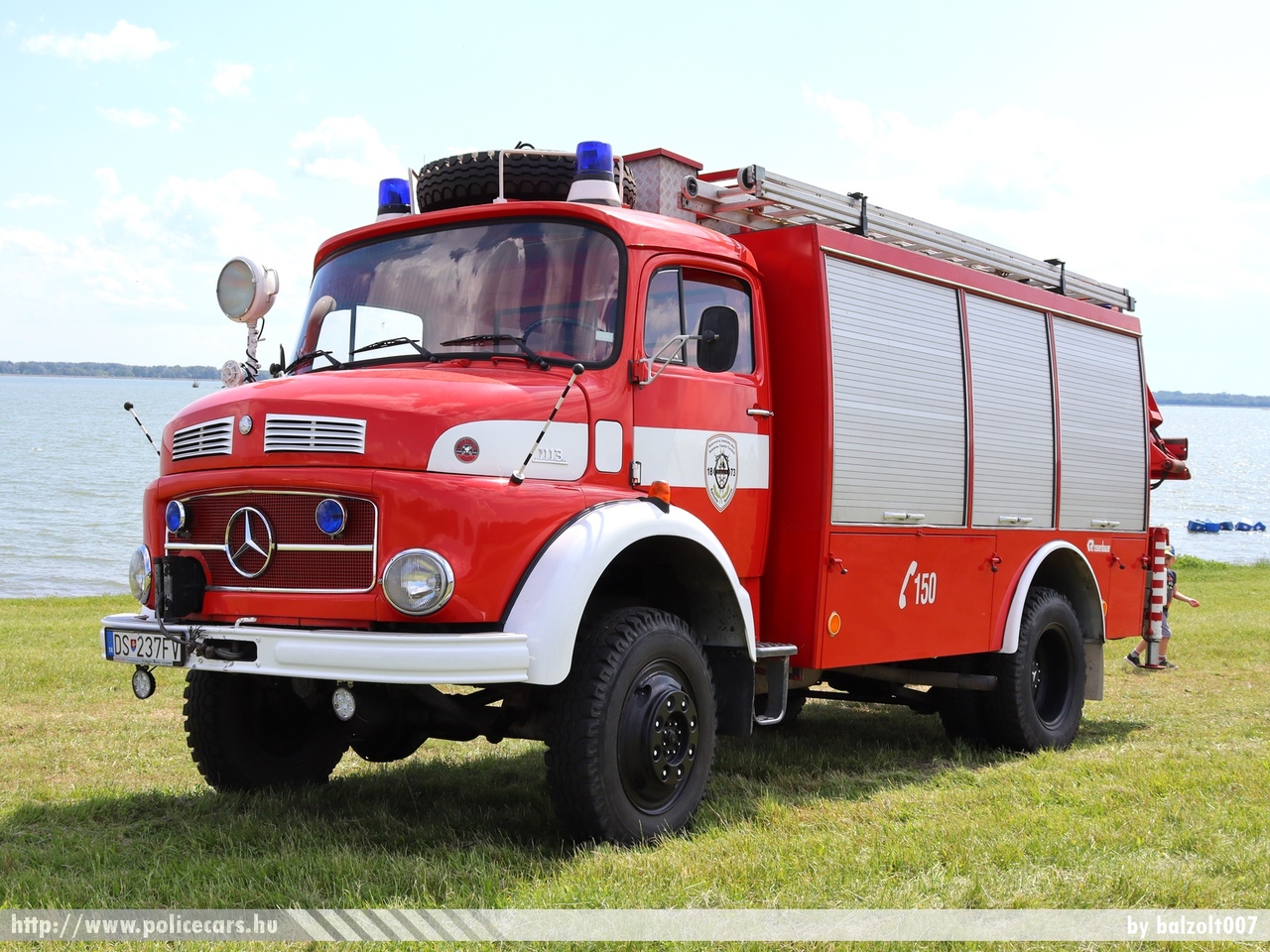 Mercedes-Benz LAF 1113B, Somorjai Önkéntes Tűzoltó Testület - Dobrovolny Hasicsky Zbor Samorín, fotó: balzolt007
Keywords: Szlovákia szlovák tûzoltó tûzoltóautó tûzoltóság fire firetruck Slovakia slovakian