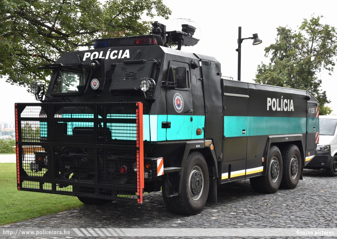 Tatra 815 Kropic vízágyú, Polícia SR Bratislavsky kraj, fotó: Gzozzo pictures
Keywords: szlovák Szlovákia rendőr rendőrautó rendőrség police policecar Slovakia slovakian