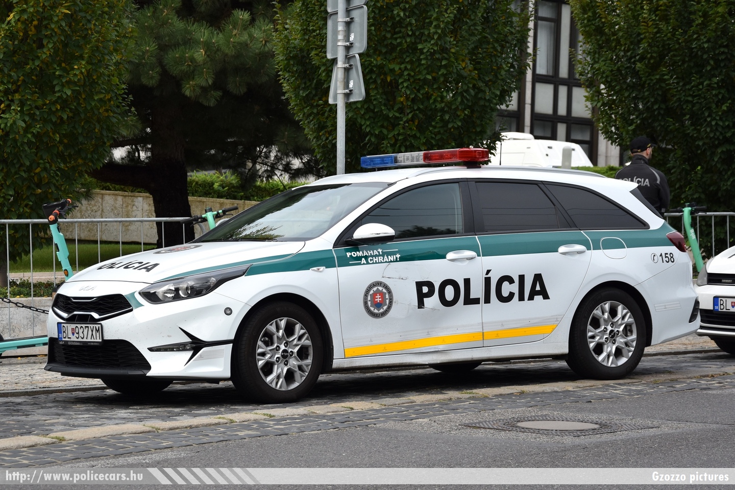 Kia Ceed SW 1,5T-GDI, Polícia SR Bratislavsky kraj, fotó: Gzozzo pictures
Keywords: szlovák Szlovákia rendőr rendőrautó rendőrség police policecar Slovakia slovakian