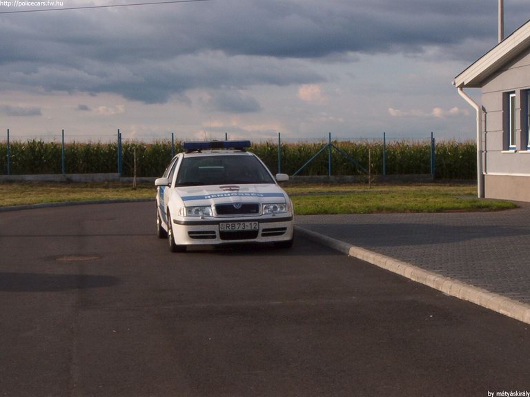 Skoda Octavia RS, fotó: mátyáskirály
Keywords: rendőrautó rendőrség rendőr magyar Magyarország RB73-12 Hungary hungarian police policecar