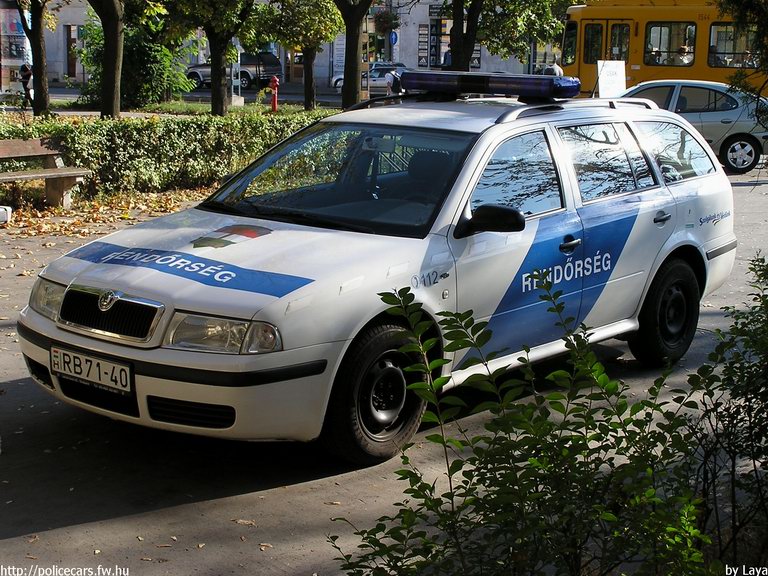 Skoda Octavia, fotó: Laya
Keywords: rendőrautó rendőrség rendőr magyar Magyarország RB71-40 Hungary hungarian police policecar