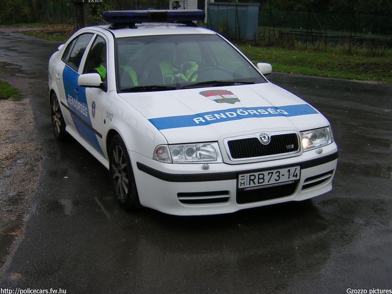 Skoda Octavia RS, fotó: Gzozzo pictures
Keywords: rendőrautó rendőrség rendőr magyar Magyarország RB73-14 Hungary hungarian police policecar