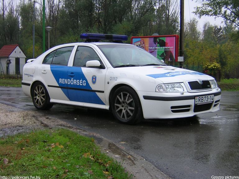 Skoda Octavia RS, fotó: Gzozzo pictures
Keywords: rendőrautó rendőrség rendőr magyar Magyarország RB73-14 Hungary hungarian police policecar