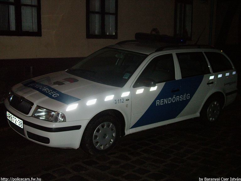 Skoda Octavia, fotó: Baranyai Cser István
Keywords: rendőrautó rendőrség rendőr magyar Magyarország RB72-38 Hungary hungarian police policecar