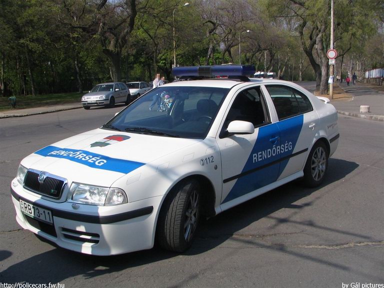 Skoda Octavia, fotó: Gál András
Keywords: rendőrautó rendőrség rendőr magyar Magyarország RB73-11 Hungary hungarian police policecar