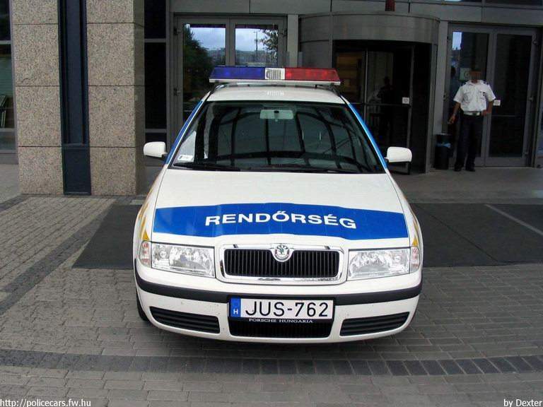 Skoda Octavia, fotó: Dexter
Keywords: rendőrautó rendőrség rendőr magyar Magyarország JUS-762 Hungary hungarian police policecar