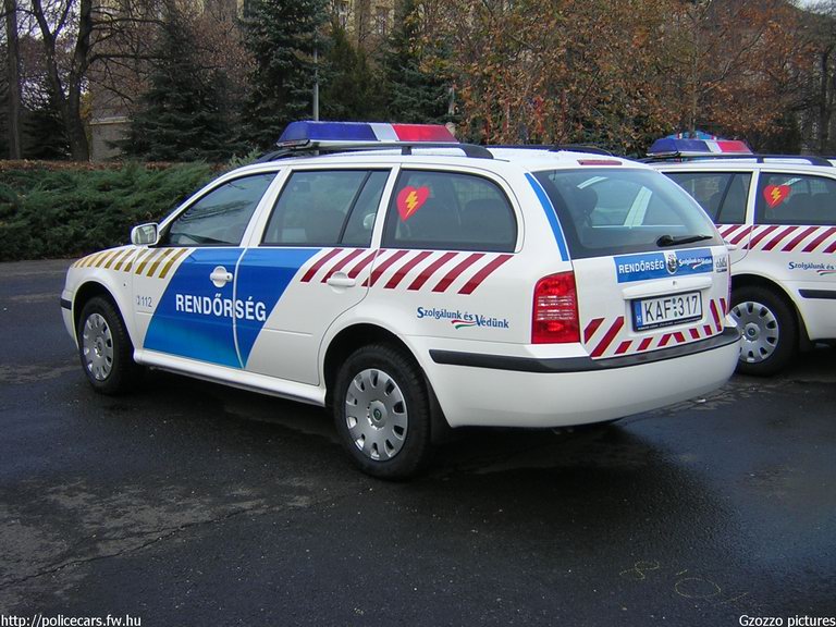 Skoda Octavia, fotó: Gzozzo pictures
Keywords: rendőrautó rendőrség rendőr magyar Magyarország KAF-317 Hungary hungarian police policecar