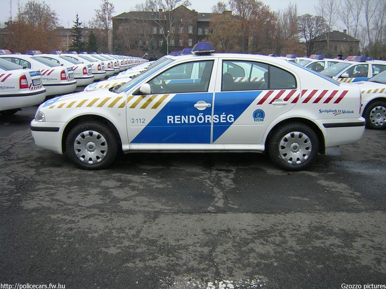 Skoda Octavia, fotó: Gzozzo pictures
Keywords: rendőrautó rendőrség rendőr magyar Magyarország KAF-027 Hungary hungarian police policecar