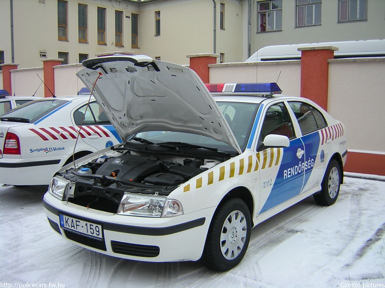 Skoda Octavia, fotó: Gzozzo pictures
Keywords: rendőrautó rendőrség rendőr magyar Magyarország KAF-159 Hungary hungarian police policecar