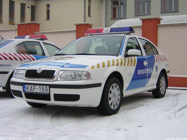 Skoda Octavia, fotó: Gzozzo pictures
Keywords: rendőrautó rendőrség rendőr magyar Magyarország KAF-159 Hungary hungarian police policecar
