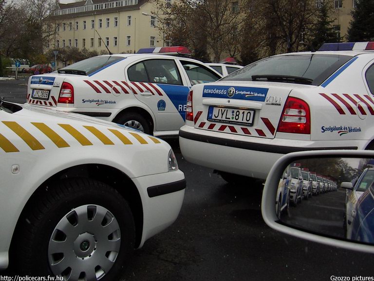 Skoda Octavia, fotó: Fernando
Keywords: rendőrautó rendőrség rendőr magyar Magyarország Hungary hungarian police policecar