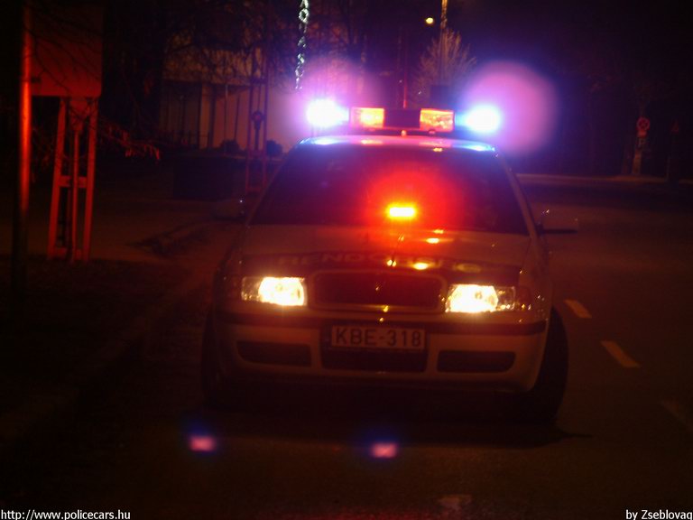 Skoda Octavia, fotó: Zseblovag
Keywords: rendőrautó rendőrség rendőr magyar Magyarország KBE-318 Hungary hungarian police policecar