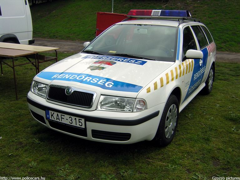 Skoda Octavia, fotó: Gzozzo pictures
Keywords: rendőrautó rendőrség rendőr magyar Magyarország KAF-315 Hungary hungarian police policecar