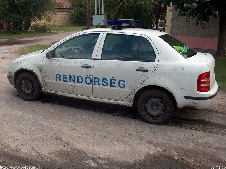 Skoda Fabia, fotó: Marco
Keywords: rendőrautó rendőrség rendőr magyar Magyarország RB70-26 Hungary hungarian police policecar