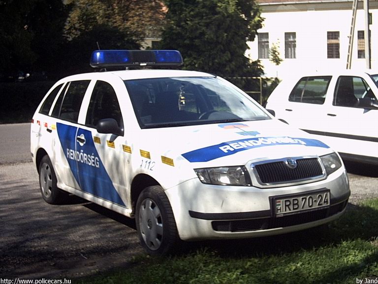 Skoda Fabia, fotó: Janó
Keywords: rendőrautó rendőrség rendőr magyar Magyarország RB70-24 Hungary hungarian police policecar