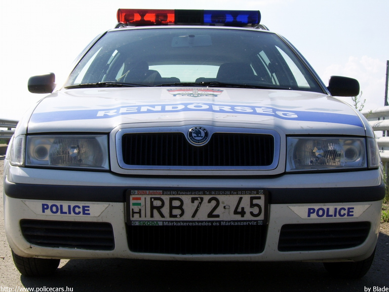 Skoda Octavia, fotó: Blade
Keywords: rendőrautó rendőrség rendőr magyar Magyarország RB72-45 Hungary hungarian police policecar