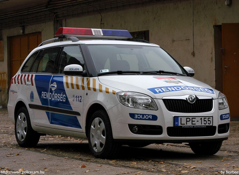 Skoda Fabia II, fotó: Norbee
Keywords: rendőrautó rendőrség rendőr magyar Magyarország LPE-155 Hungary hungarian police policecar