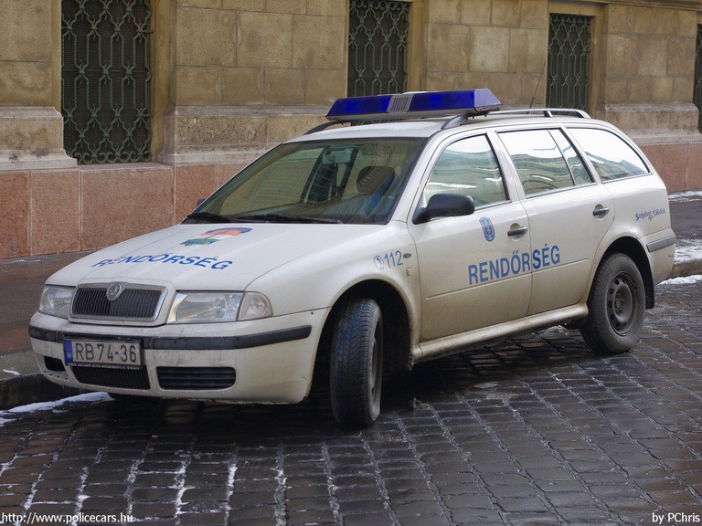 Skoda Octavia, fotó: PChris
Keywords: rendőrautó rendőrség rendőr magyar Magyarország RB74-36 Hungary hungarian police policecar