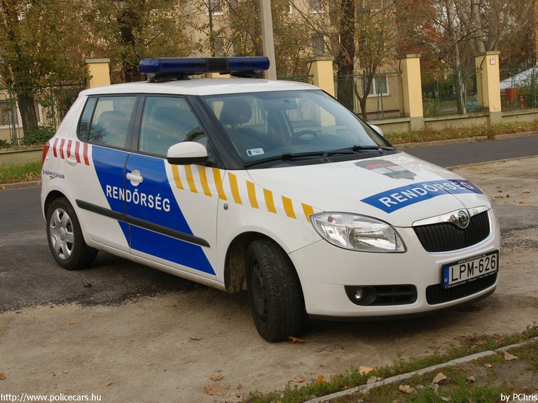 Skoda Fabia II, fotó: PChris
Keywords: rendőr rendőrautó rendőrség magyar Magyarország LPM-626 Hungary hungarian police policecar