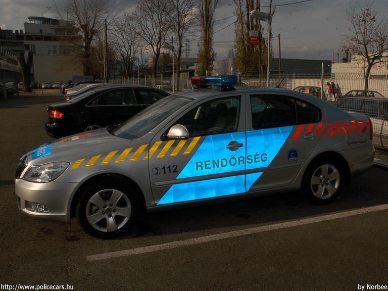 Skoda Octavia II, fotó: Norbee
Keywords: rendőr rendőrautó rendőrség magyar Magyarország LSM-119 Hungary hungarian police policecar