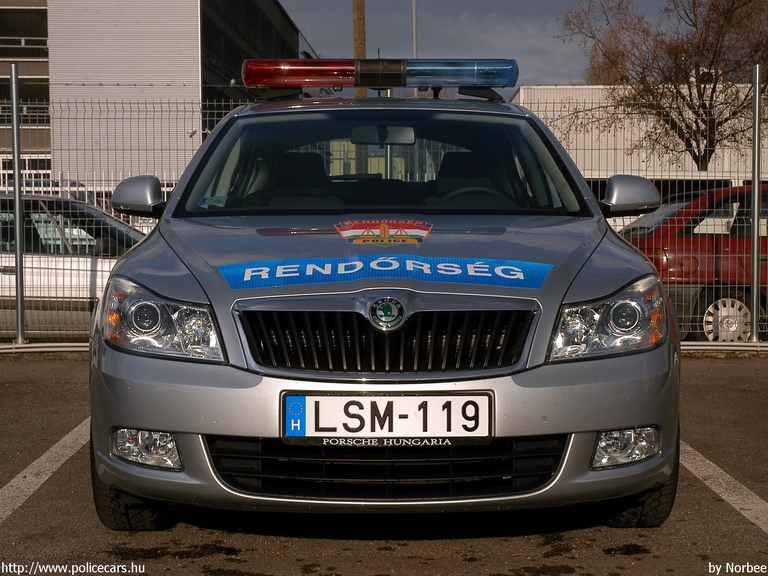 Skoda Octavia II, fotó: Norbee
Keywords: rendőr rendőrautó rendőrség magyar Magyarország LSM-119 Hungary hungarian police policecar